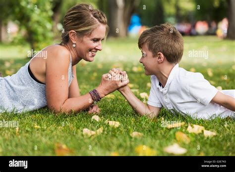 facesitting son|mother vs son wrestling — Yandex: 244 bin sonuç bulundu